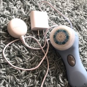 SOLD!! Clarisonic Mia2